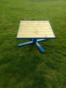 停留桌-警犬训练器材厂家 _警犬训练用品_工作犬训练用品-南京开久警犬装备