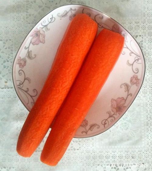 幼犬吃的红萝卜怎么做(泰迪幼犬可以吃红萝卜吗) - 警犬训练器材厂家 _警犬训练用品_工作犬训练用品-南京开久警犬装备-警犬训练器材厂家 _警犬训练用品_工作犬训练用品-南京开久警犬装备